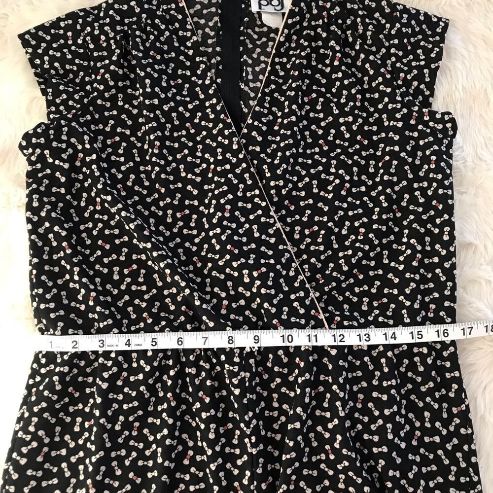VINTAGE 80s 90s Jumpsuit Short Sleeve Bow Tie Print V-Neck Tapered Leg Black - Picture 8 of 13